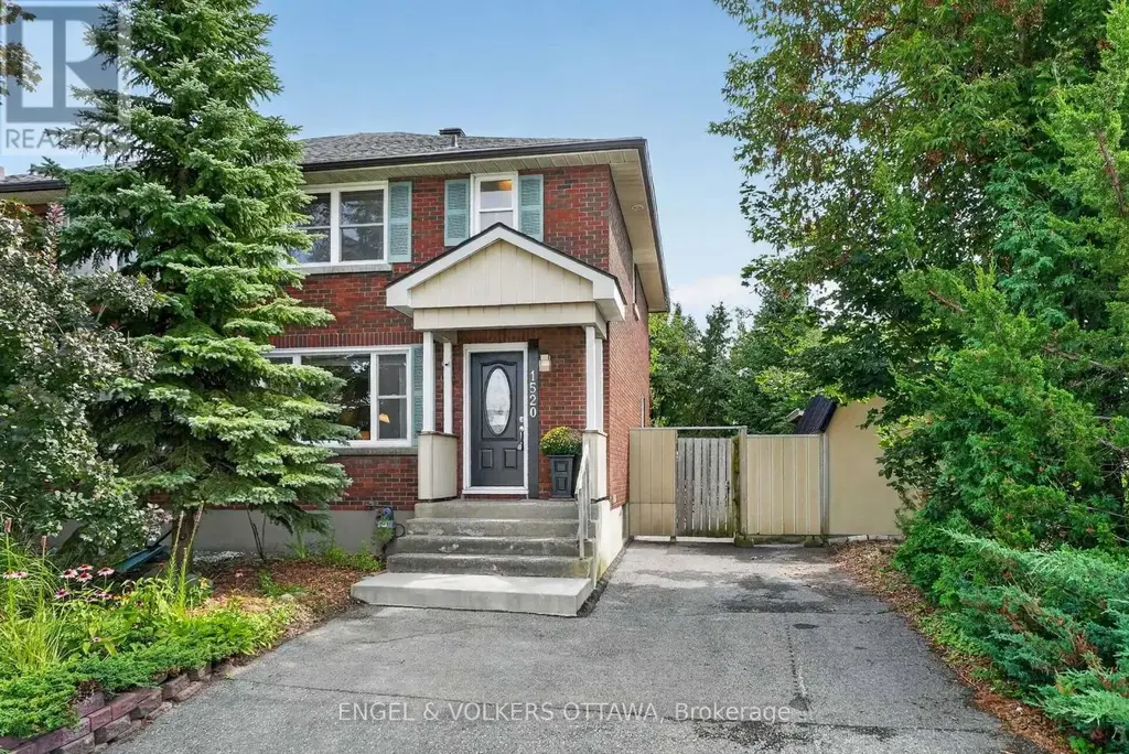1520 Laperriere Avenue, Ottawa