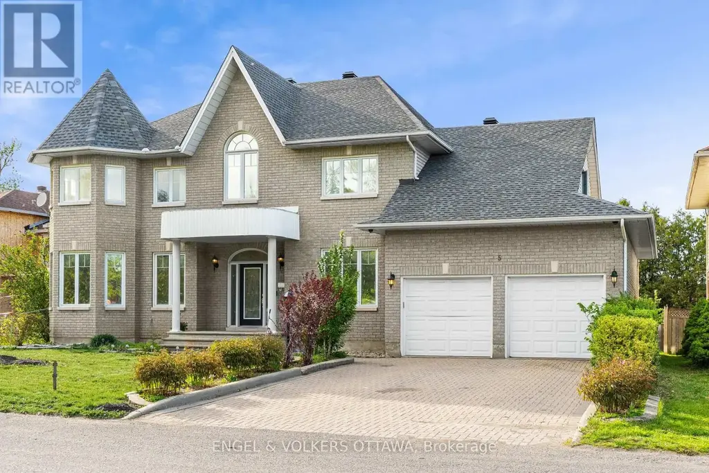 5 Cassone Court, Ottawa