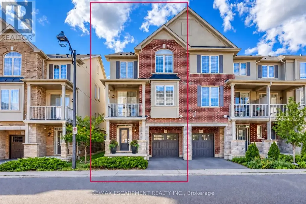 393 Grantham Common, Oakville (JM Joshua Meadows)