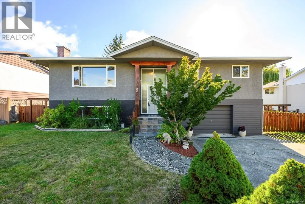 180 Beach Dr, Comox