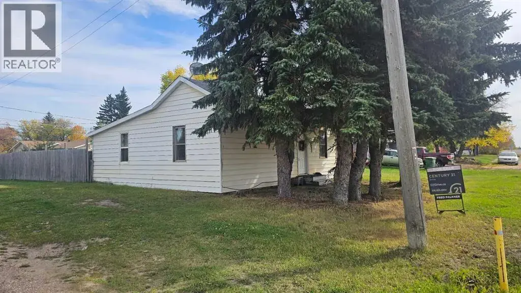 83 2 Street E, Lashburn