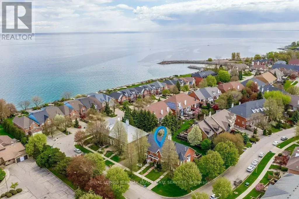 4 Edgewater Drive, Hamilton (Lakeshore)