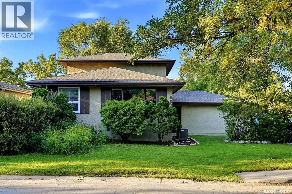903 Rowell Crescent N, Regina