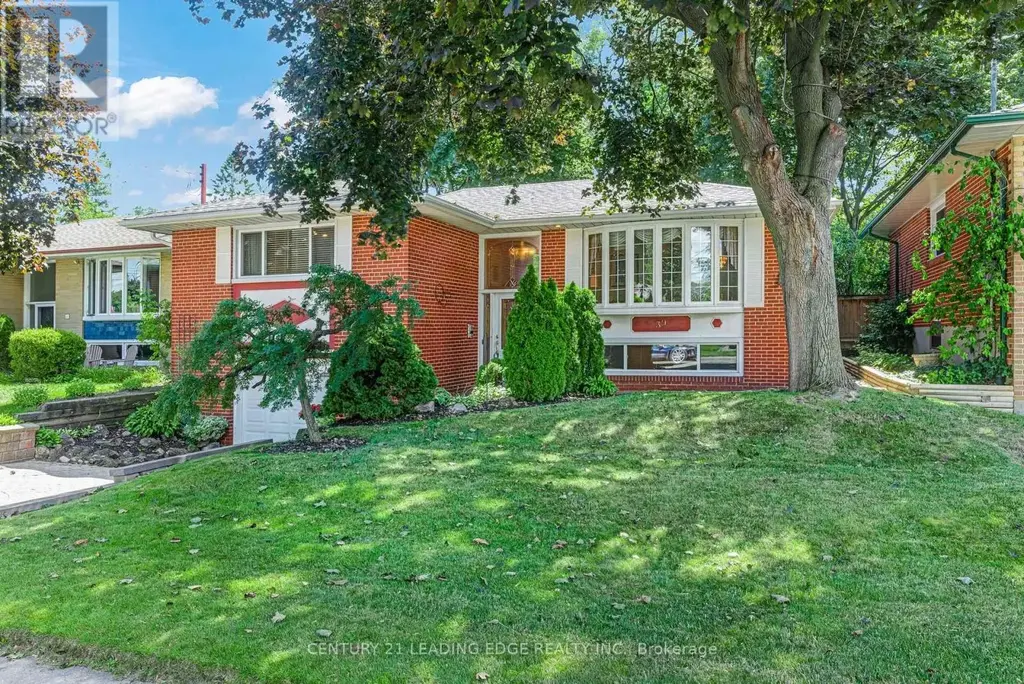 39 Wantanopa Crescent, Toronto (Woburn)