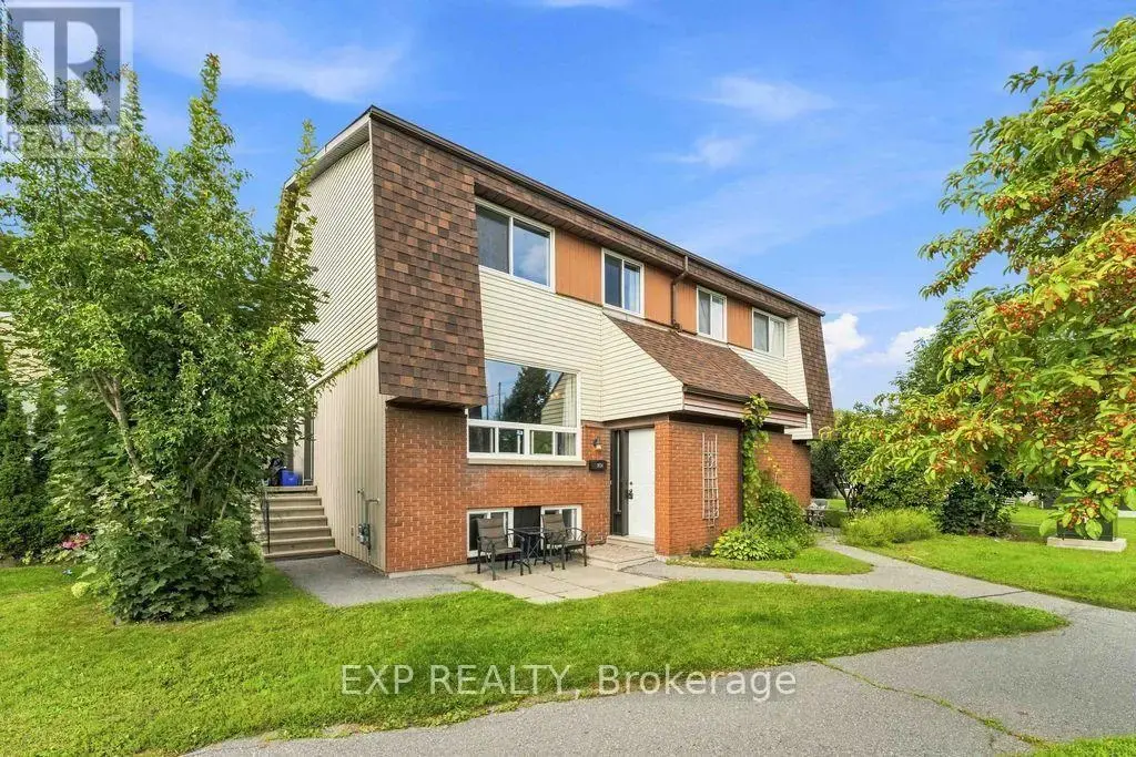 30a - 30a Woodvale Green, Ottawa