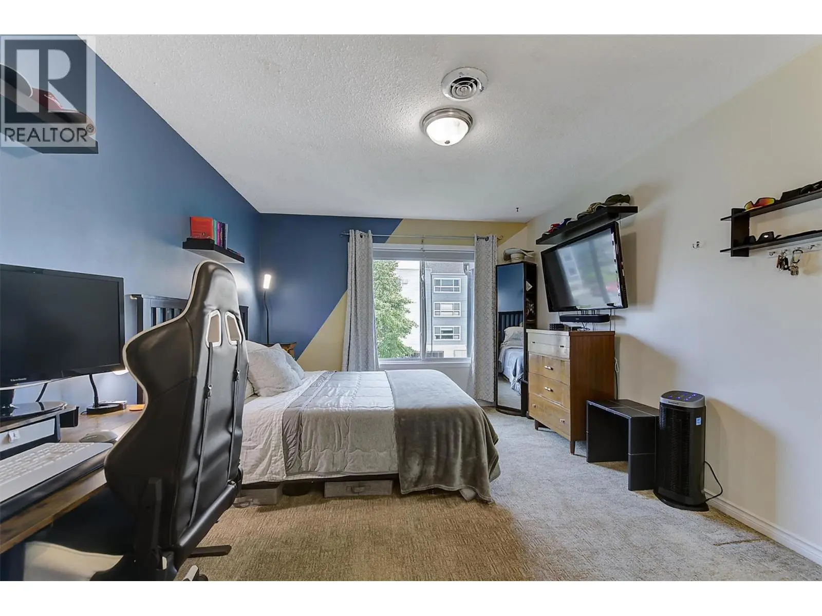 1870 Parkinson Way Unit# 205. Kelowna, British Columbia
