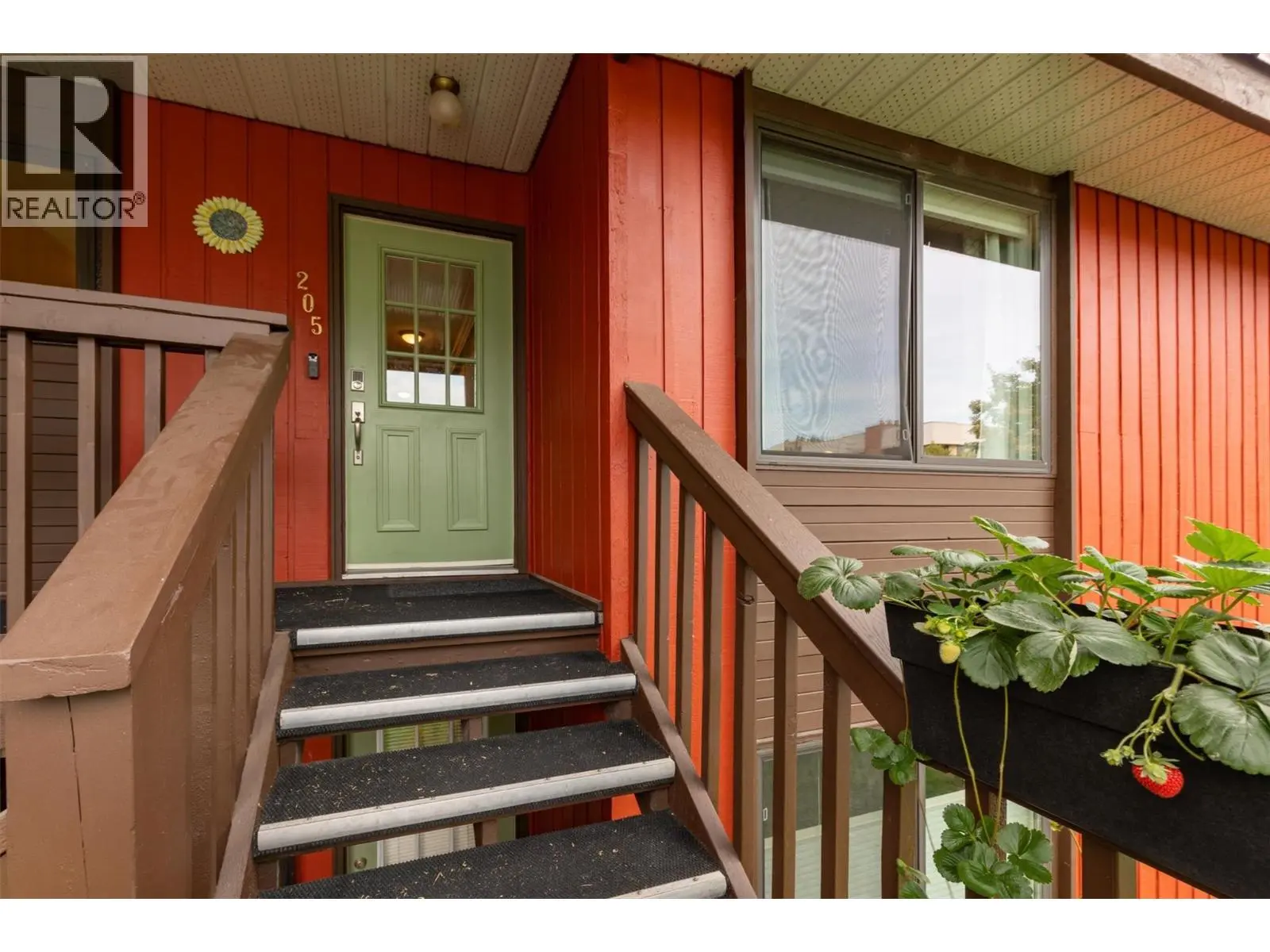 1870 Parkinson Way Unit# 205. Kelowna, British Columbia