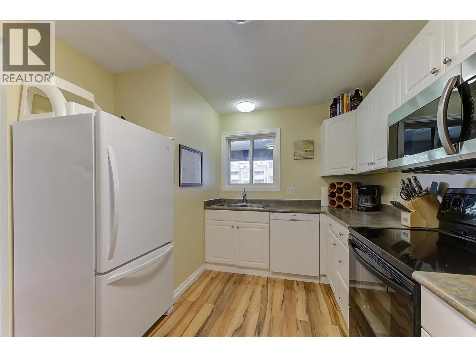 1870 Parkinson Way Unit# 205. Kelowna, British Columbia