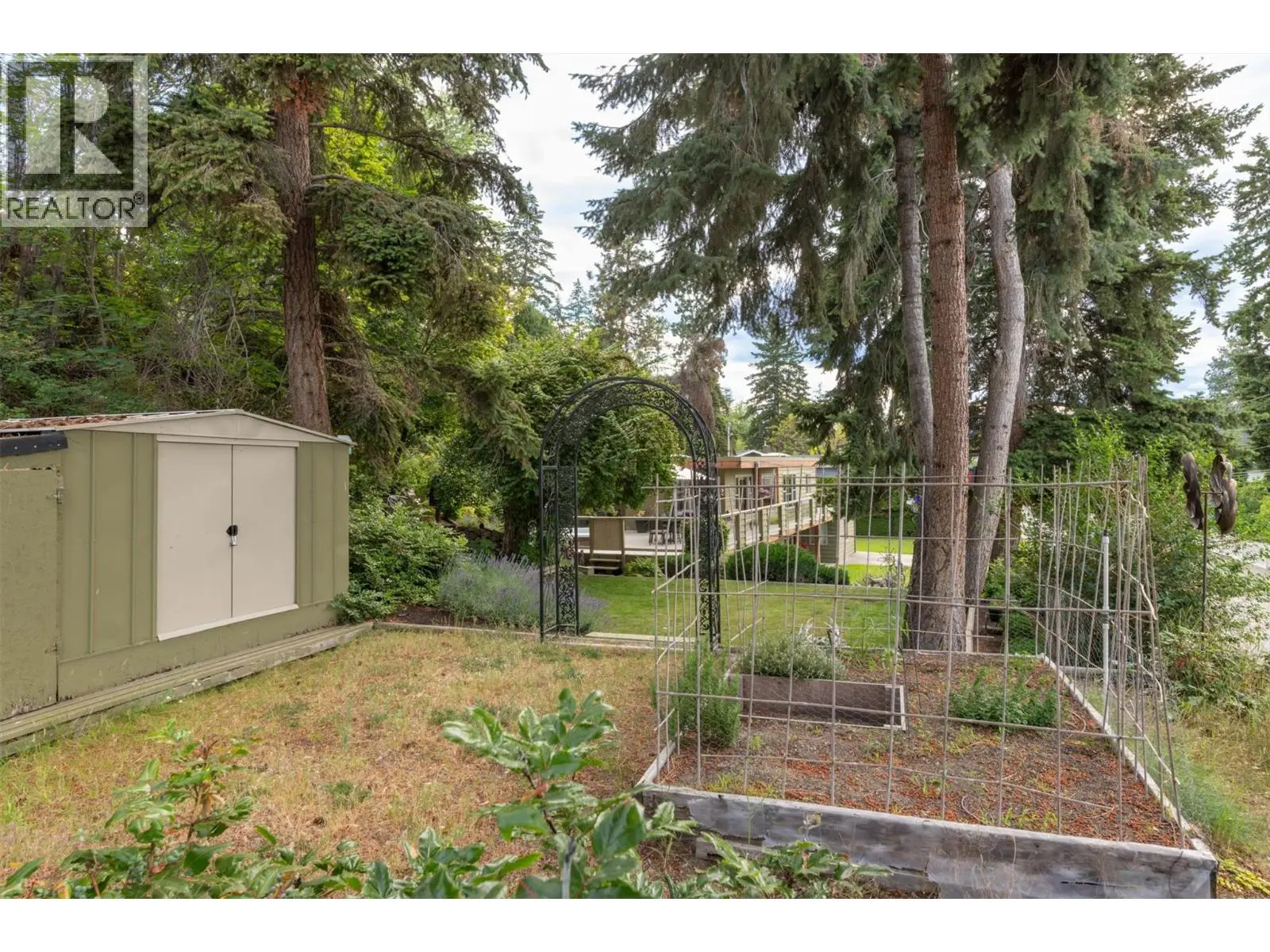 391 Braeloch Road. Kelowna, British Columbia