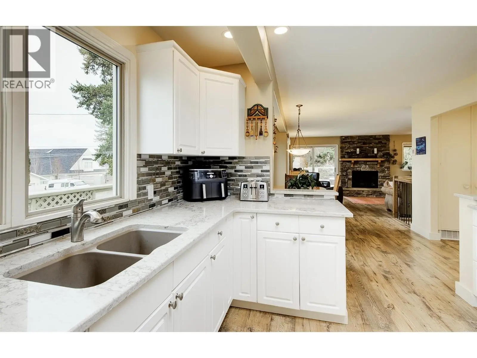 391 Braeloch Road. Kelowna, British Columbia