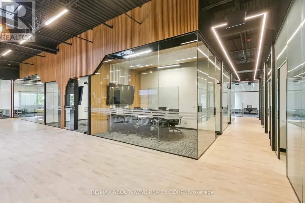 211-c - 320 Matheson Boulevard W, Mississauga (Gateway)