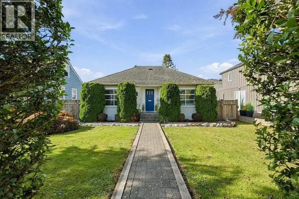 211 Douglas Crescent, Richmond