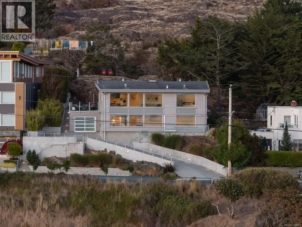 532 Beach Dr, Oak Bay