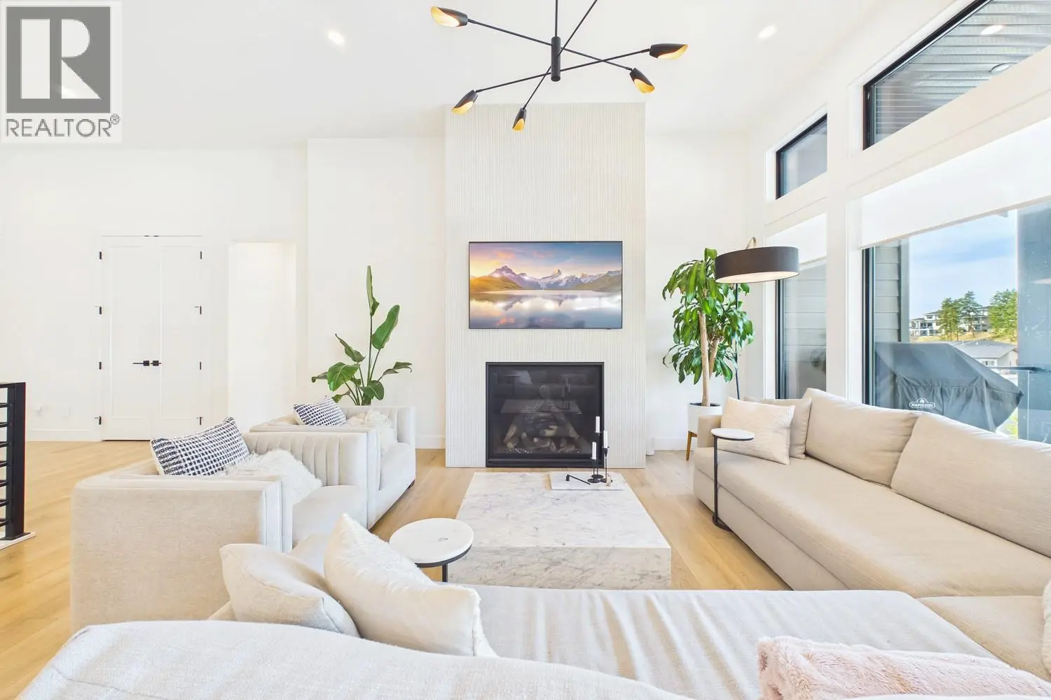 265 Summer Wood Drive. Kelowna, British Columbia