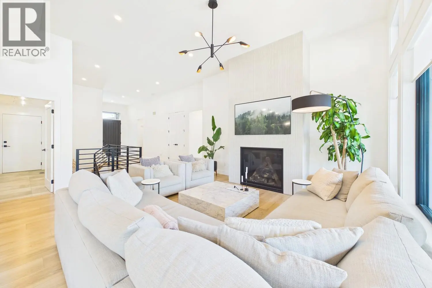 265 Summer Wood Drive. Kelowna, British Columbia