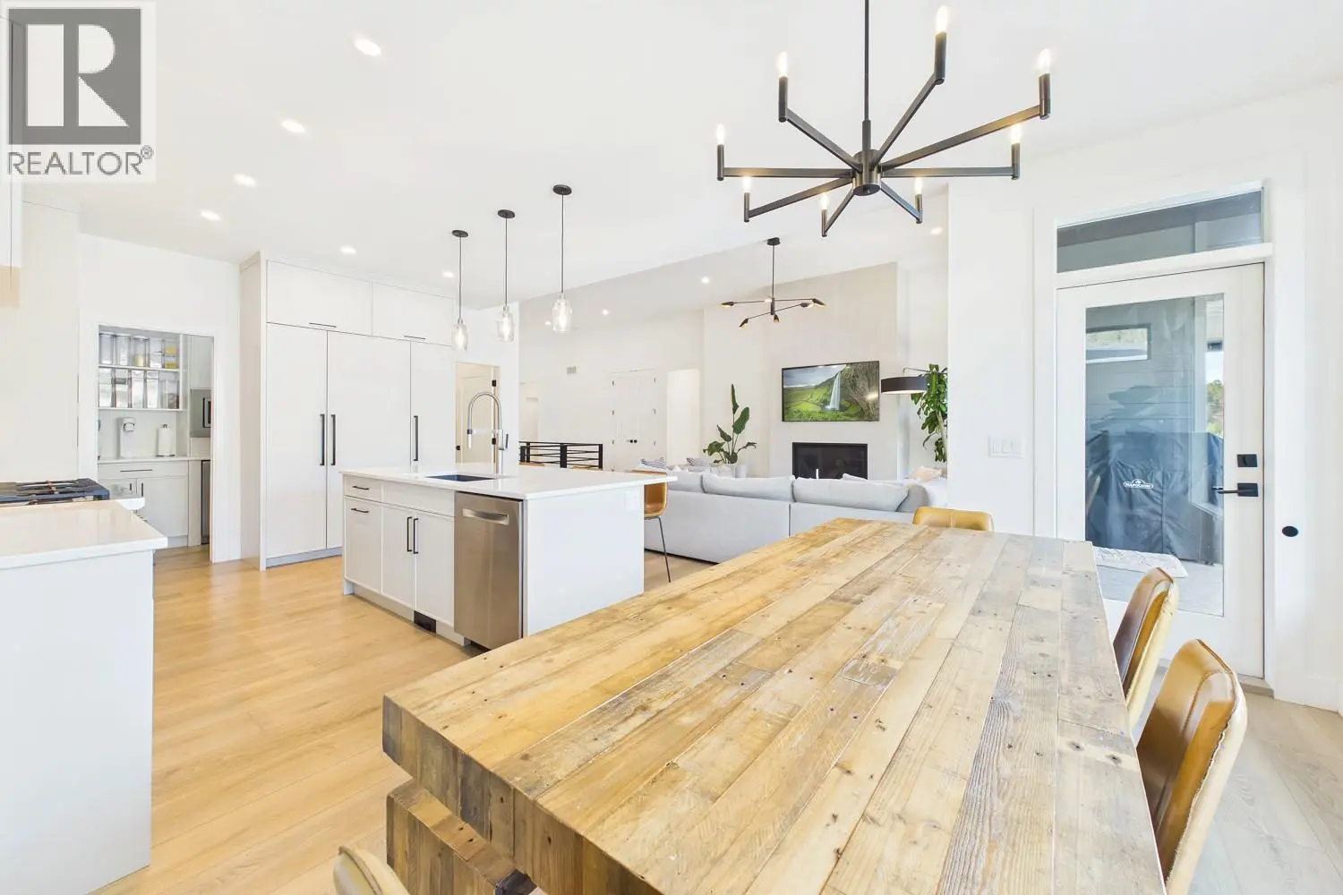 265 Summer Wood Drive. Kelowna, British Columbia