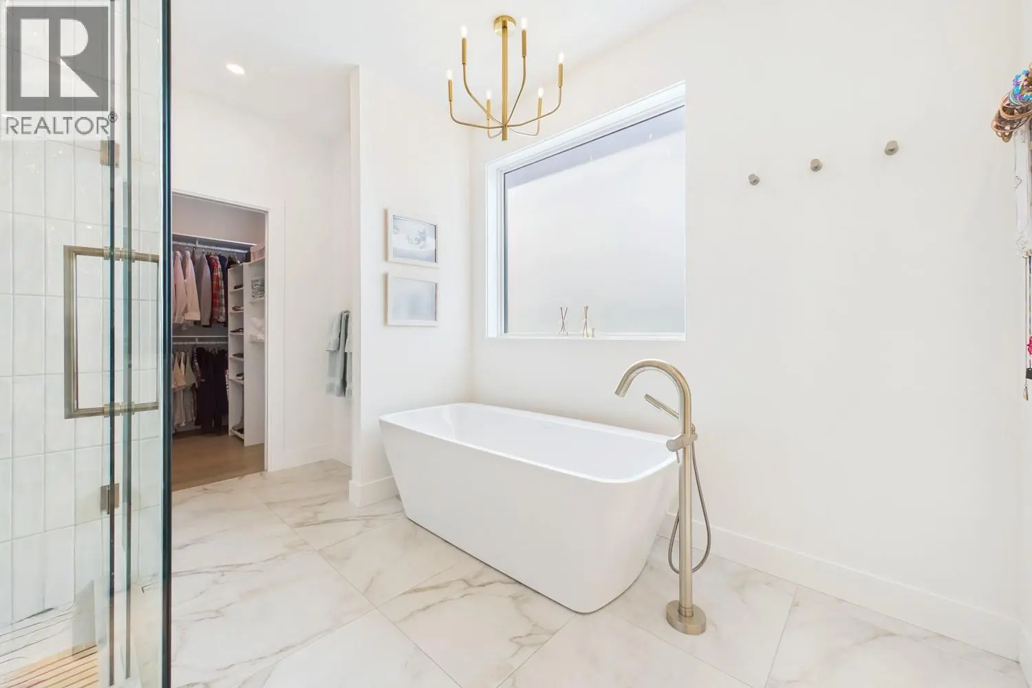 265 Summer Wood Drive. Kelowna, British Columbia