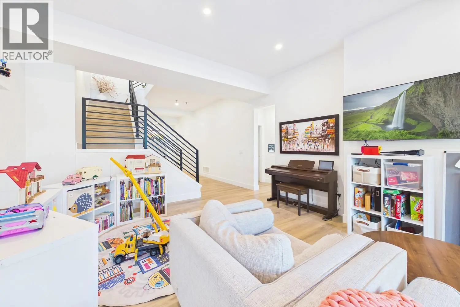 265 Summer Wood Drive. Kelowna, British Columbia