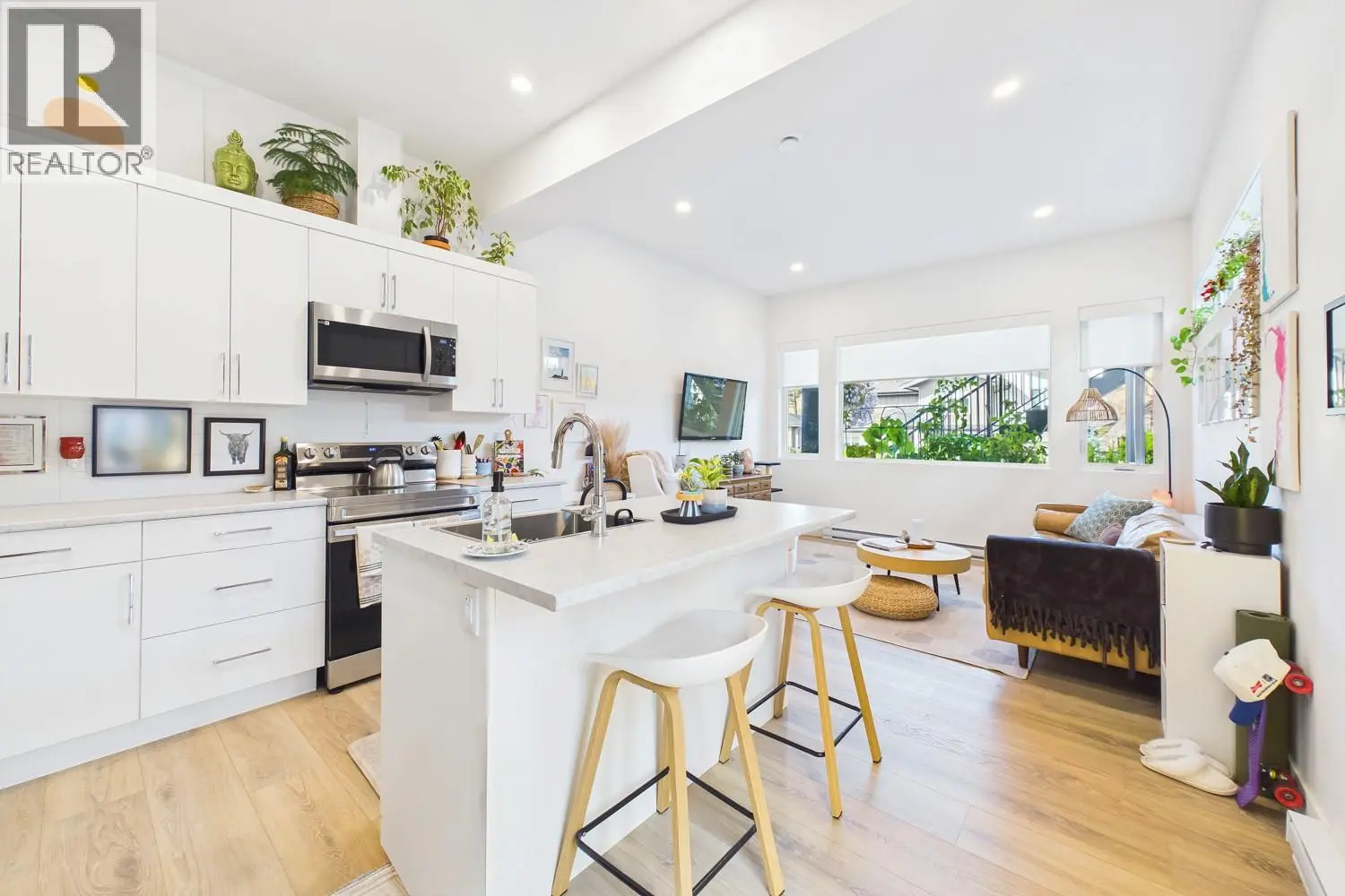265 Summer Wood Drive. Kelowna, British Columbia