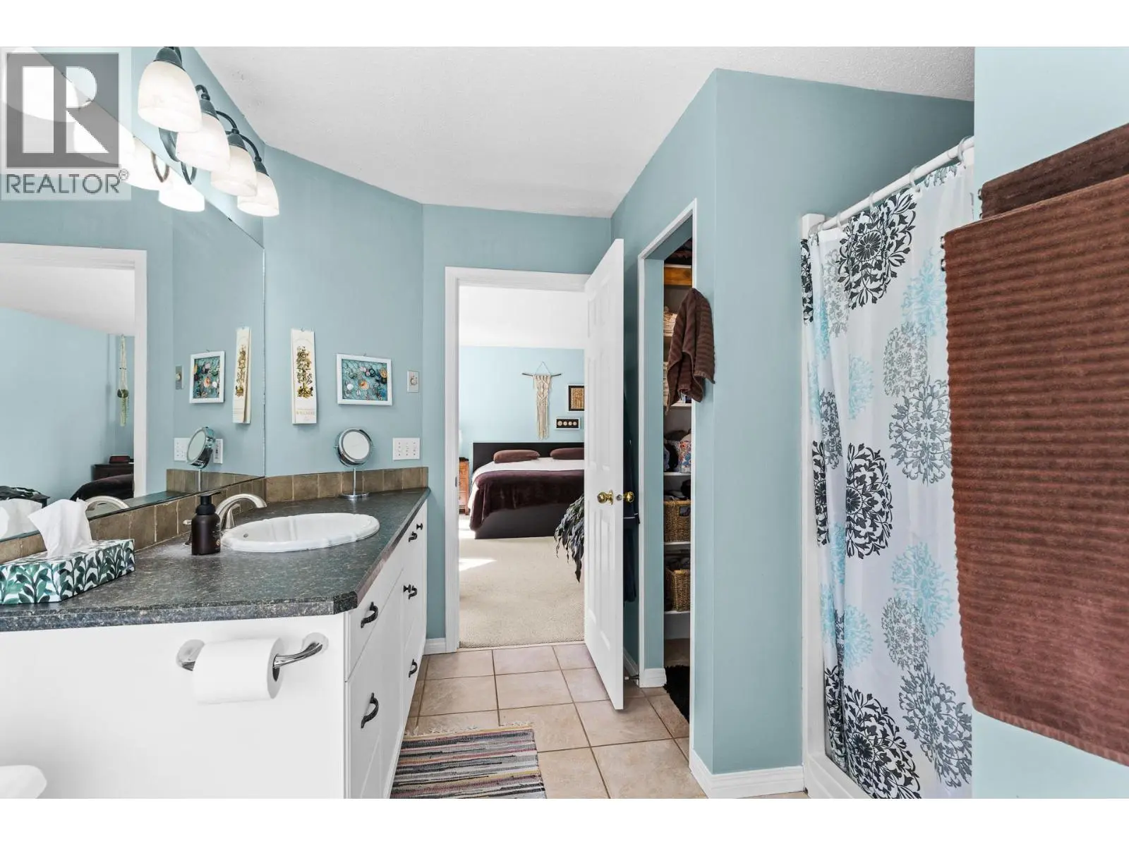 4015 Mahonia Drive. Kelowna, British Columbia