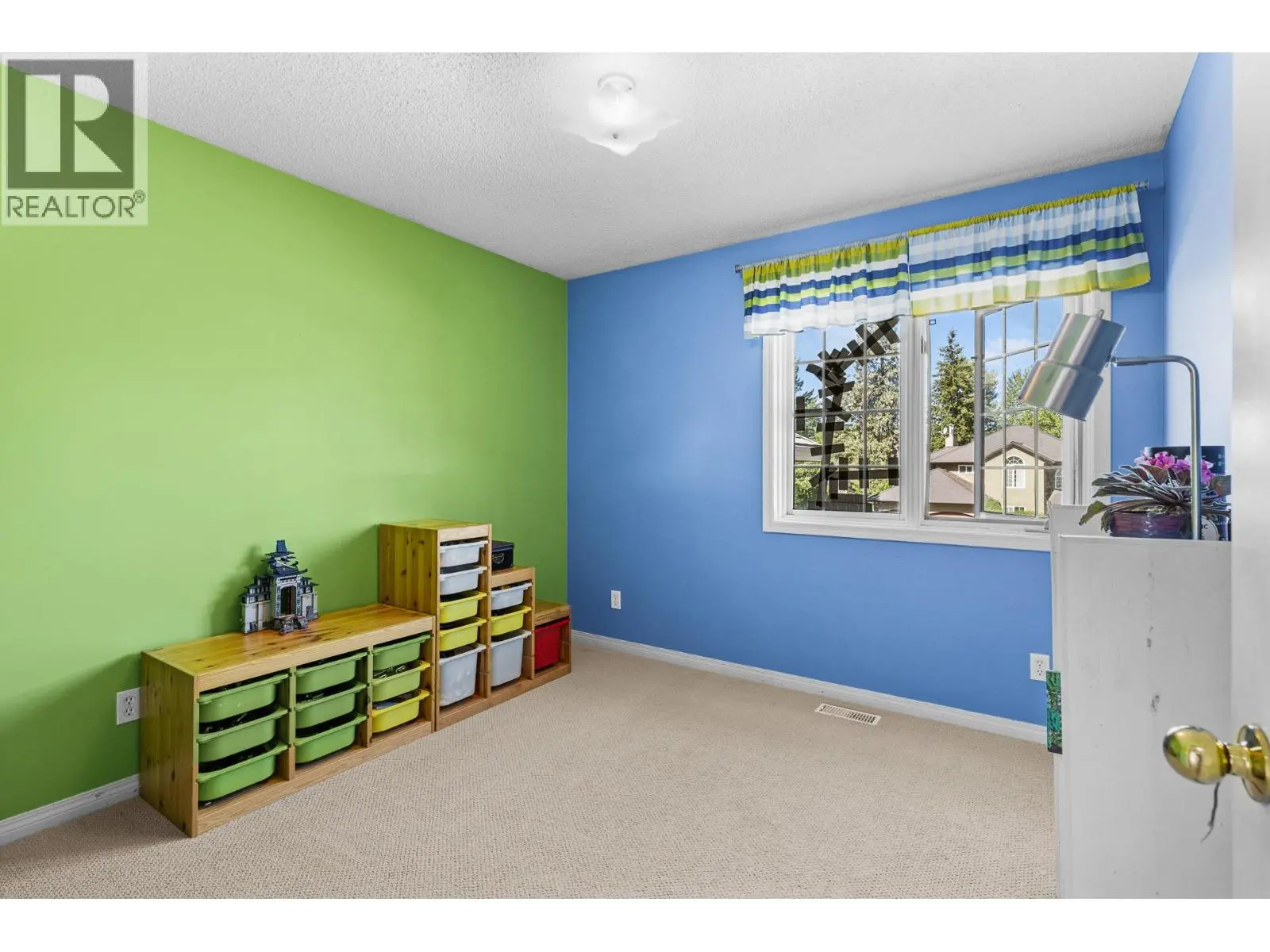 4015 Mahonia Drive. Kelowna, British Columbia