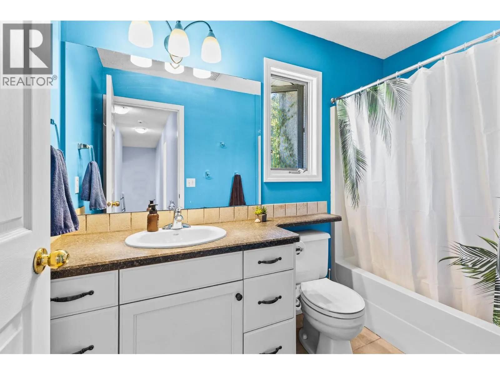 4015 Mahonia Drive. Kelowna, British Columbia
