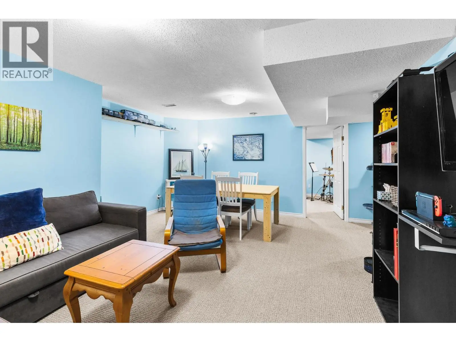 4015 Mahonia Drive. Kelowna, British Columbia