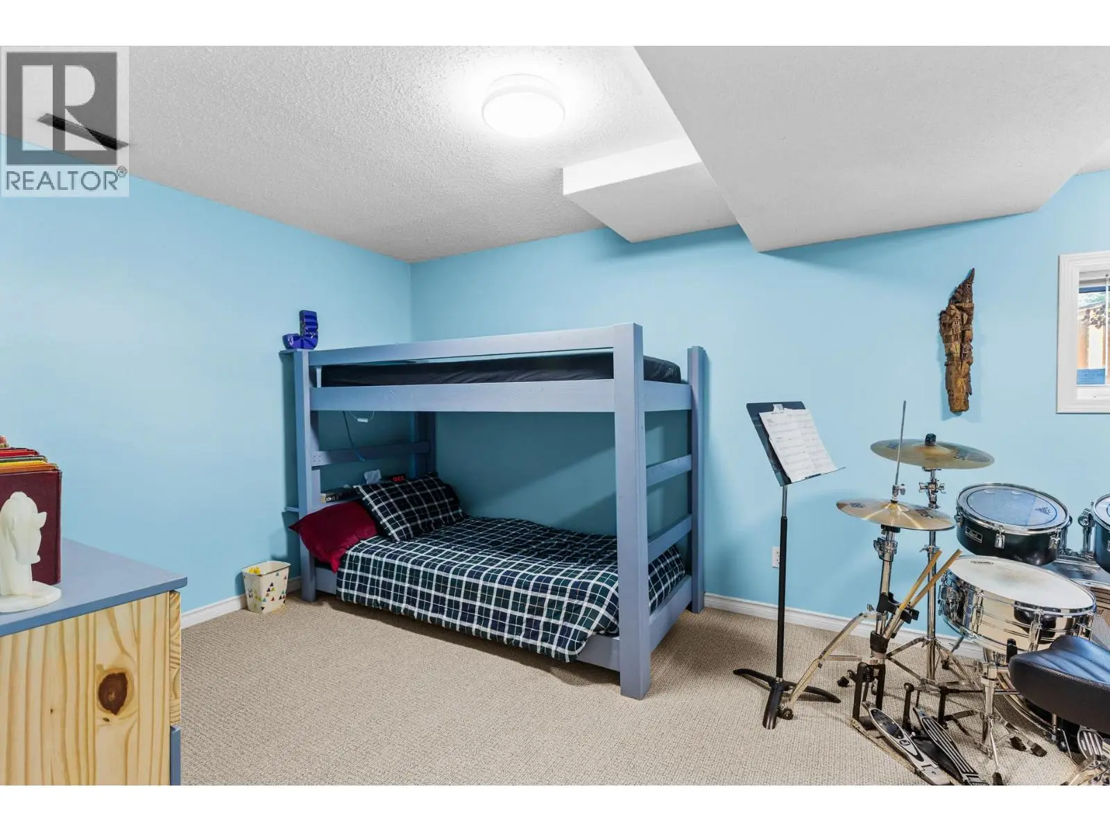 4015 Mahonia Drive. Kelowna, British Columbia