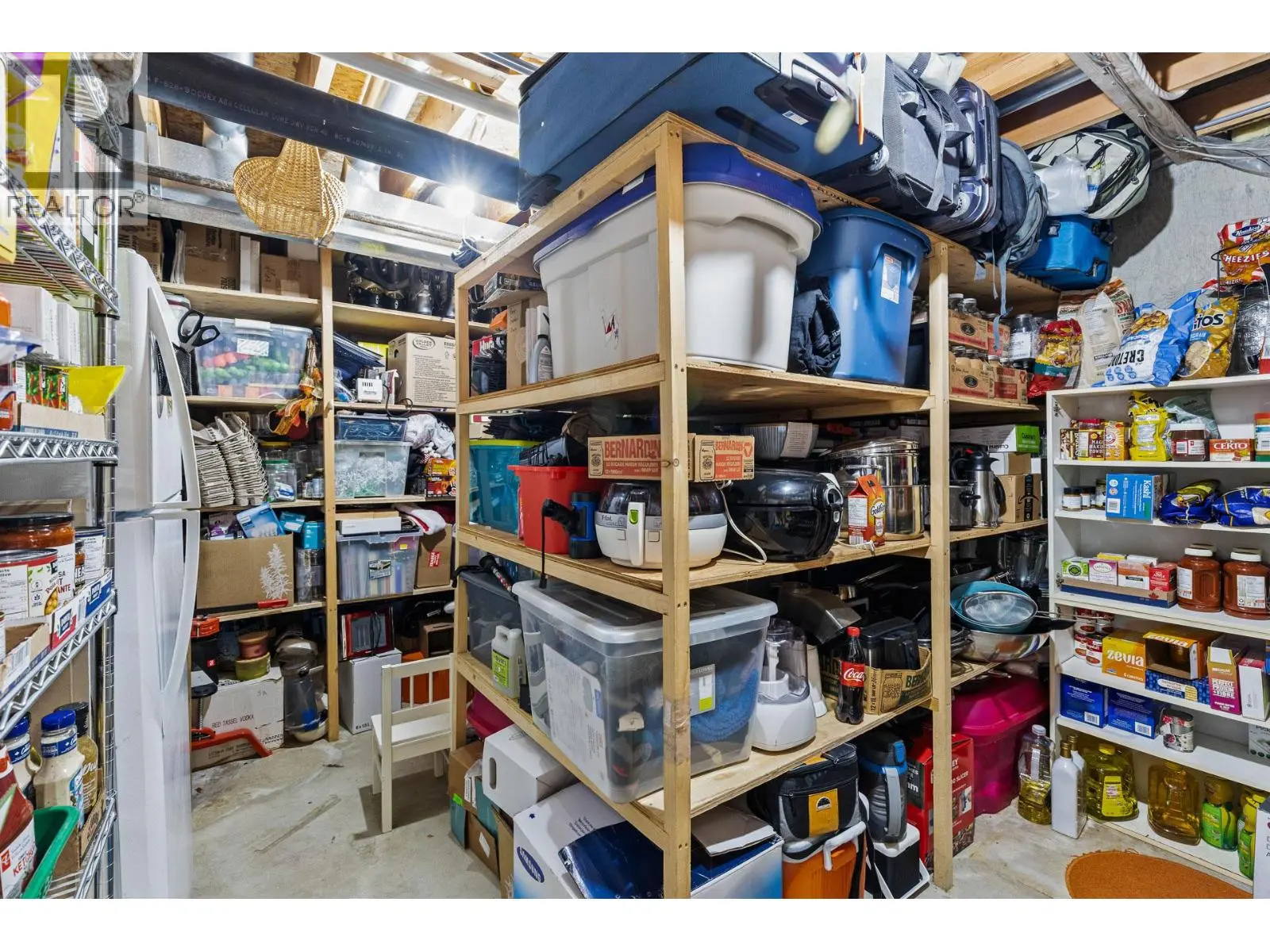 4015 Mahonia Drive. Kelowna, British Columbia