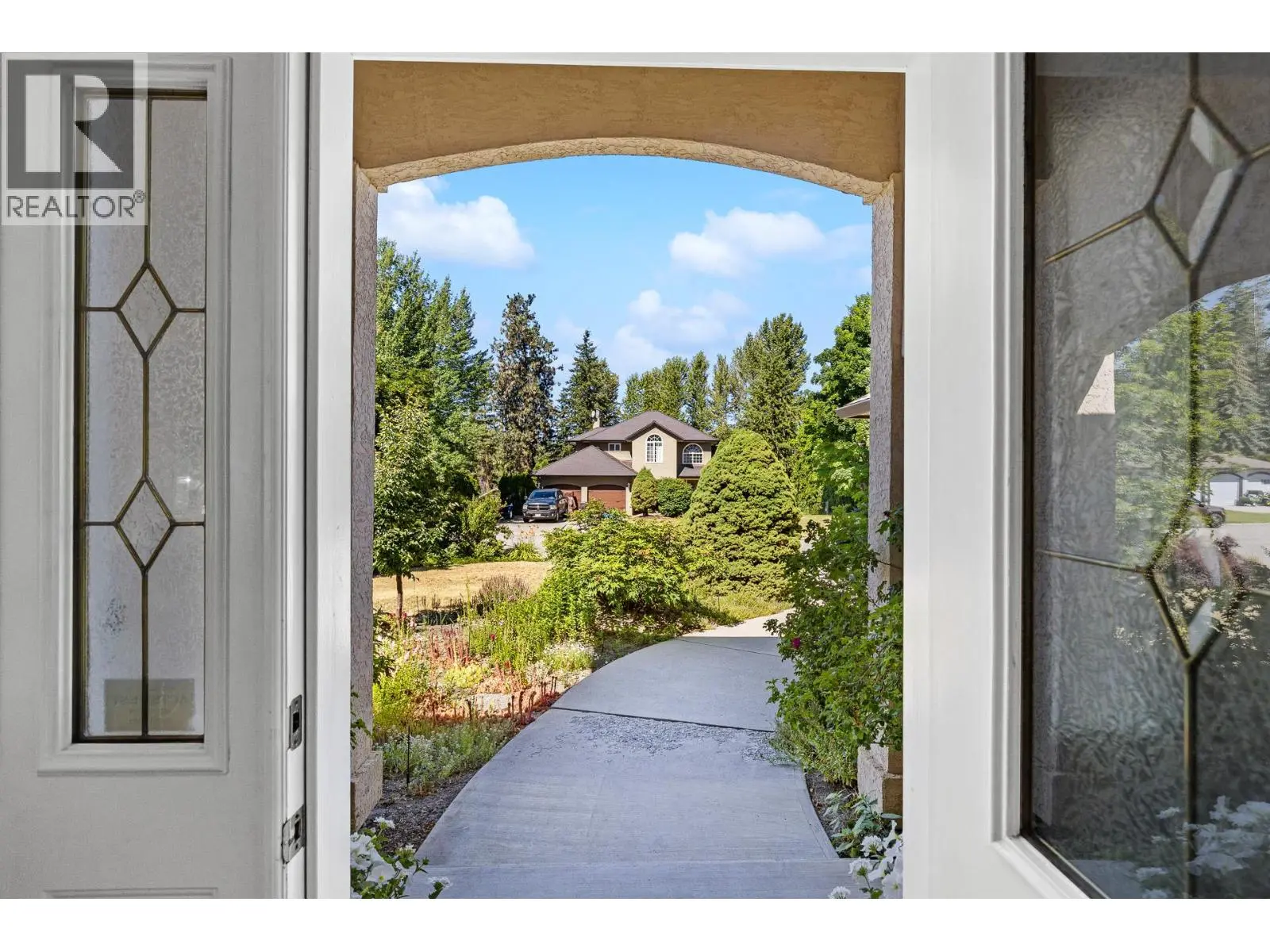 4015 Mahonia Drive. Kelowna, British Columbia