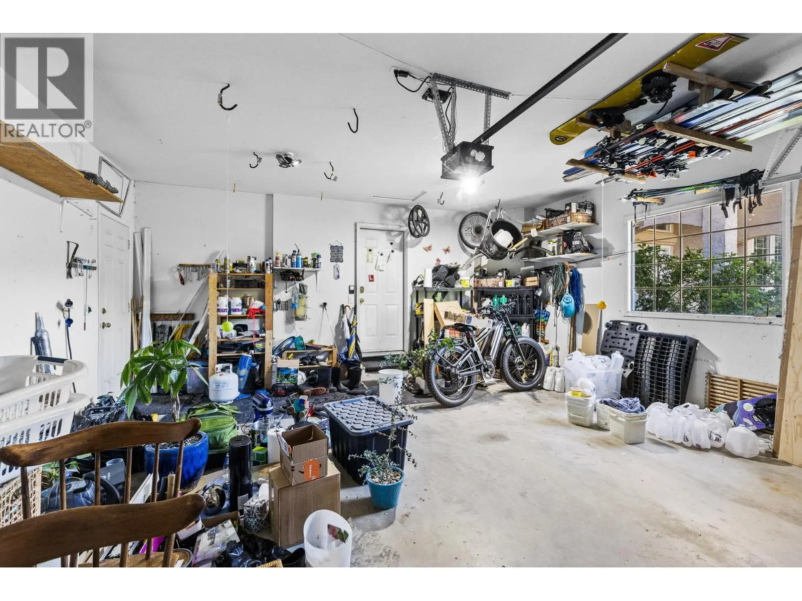4015 Mahonia Drive. Kelowna, British Columbia