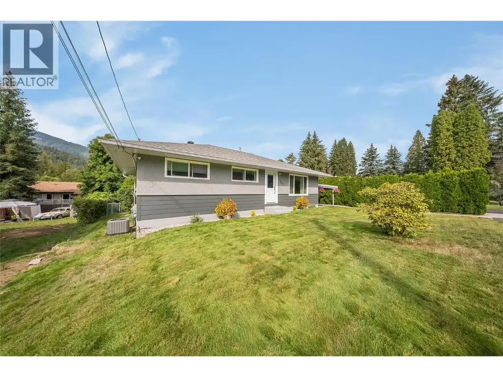 762 5th Avenue, Castlegar