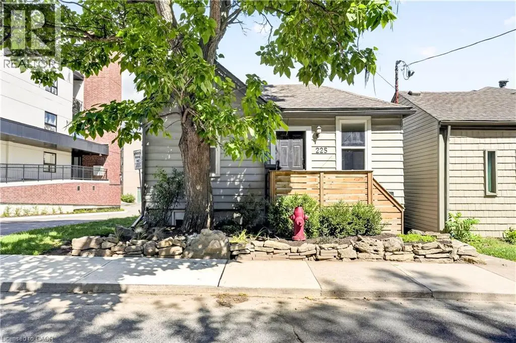 225 Charlton Avenue E, Hamilton