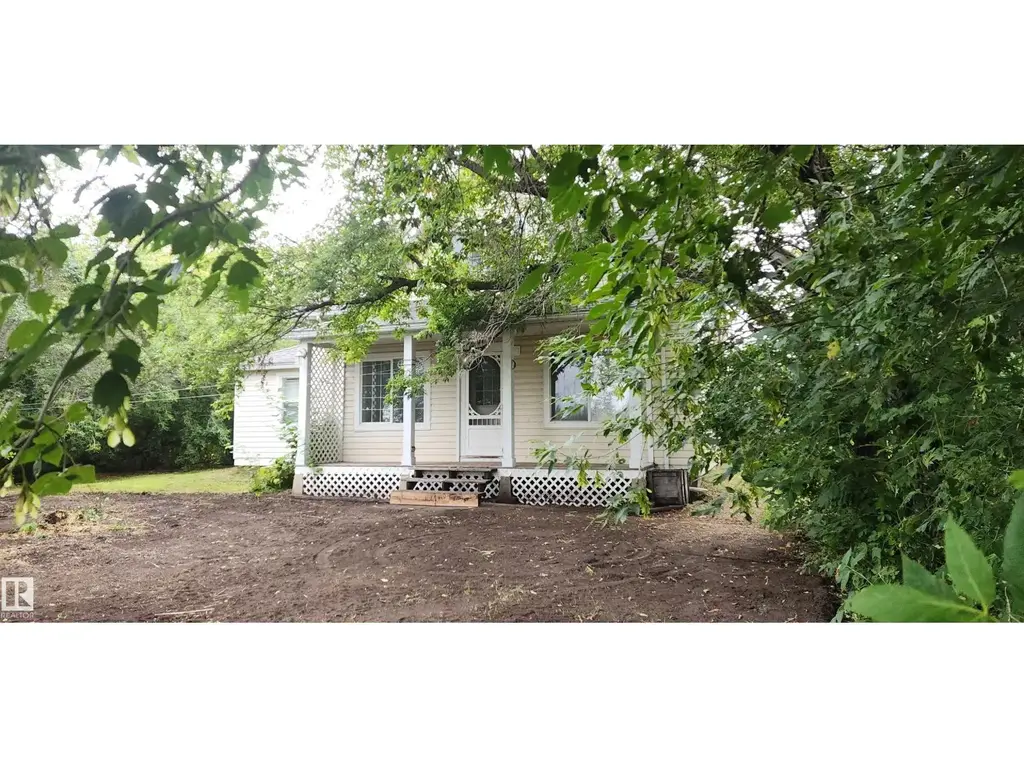 7204 Twp Rd 570a, Rural St. Paul County