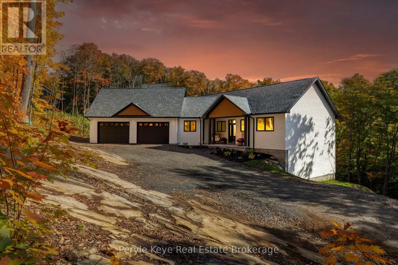 1140 Walker's Glenn Crescent, Lake of Bays (Sinclair)