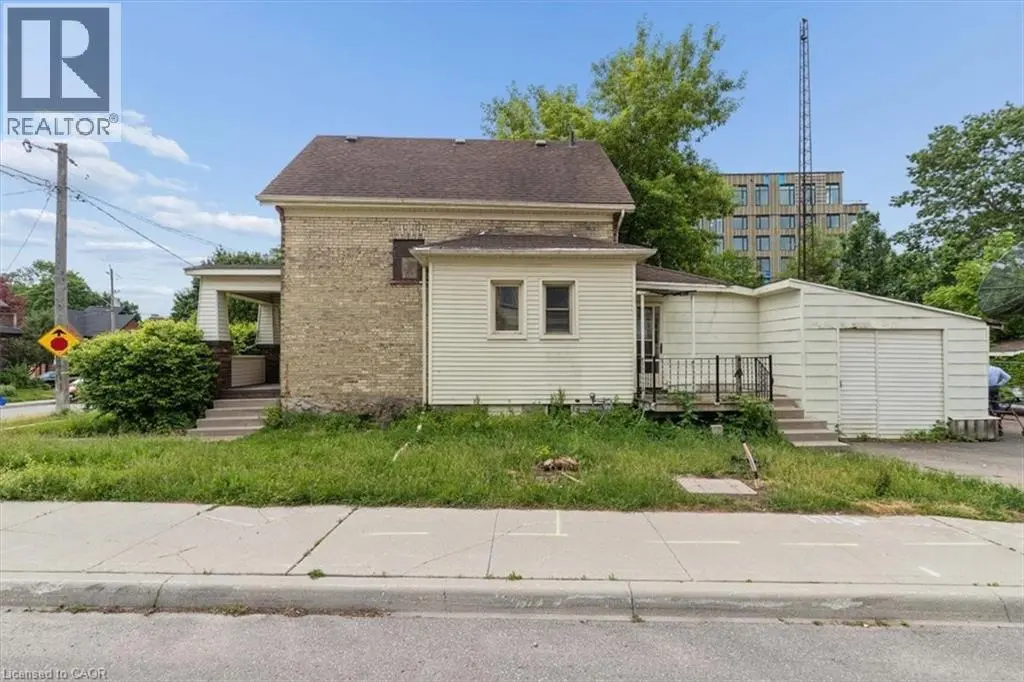 427 Duke Street W, Kitchener