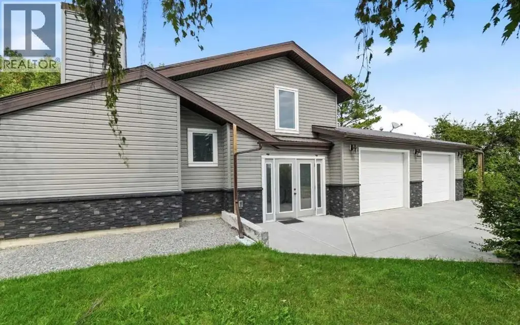 10, 2150 Highway 27 Highway, Rural Mountain View County