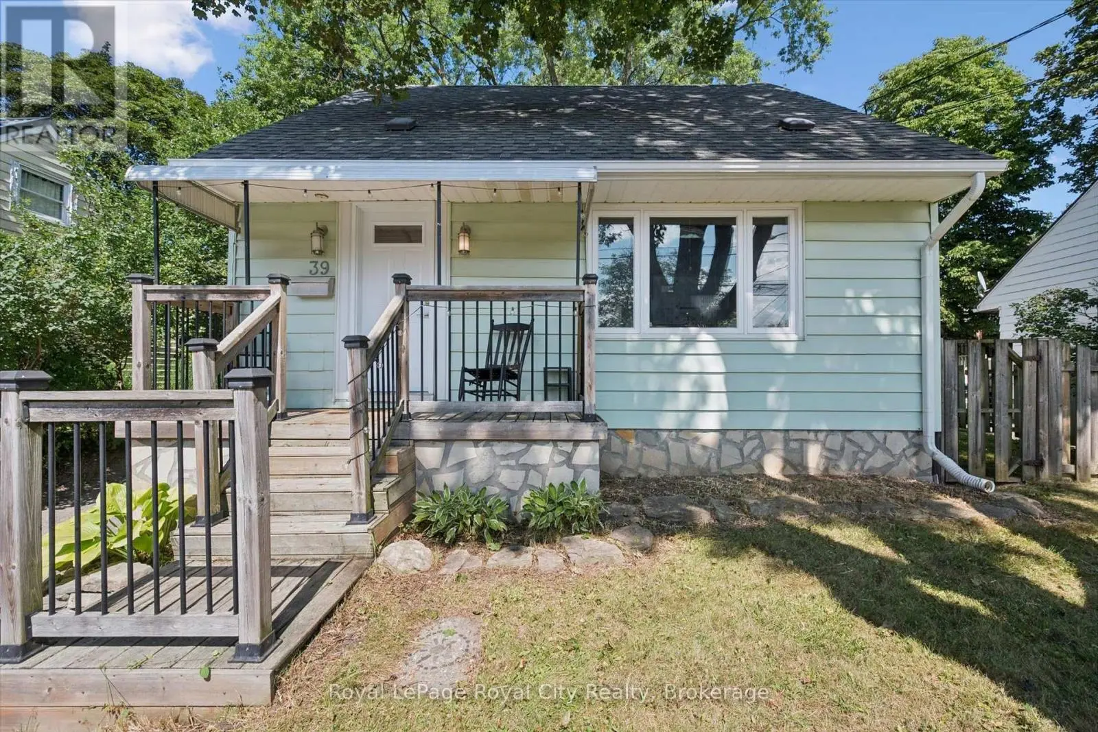 39 Ridgewood Avenue, Guelph (Junction/Onward Willow)