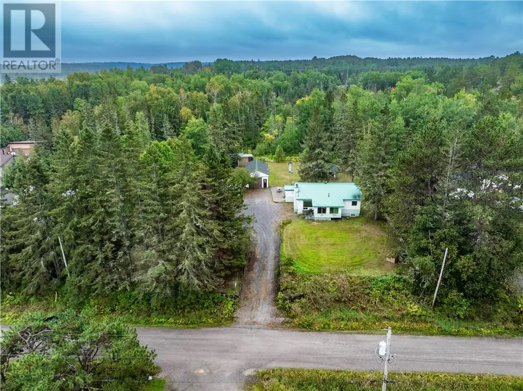 54 Whippoorwill, Estaire
