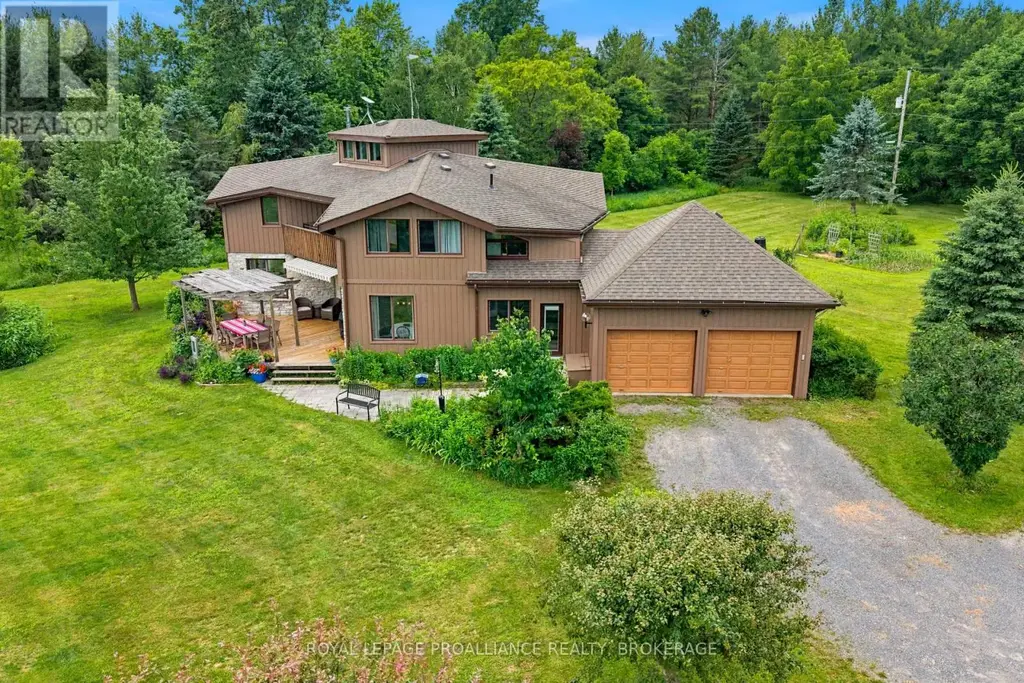 2576 Howe Island Drive, Frontenac Islands (Howe Island)