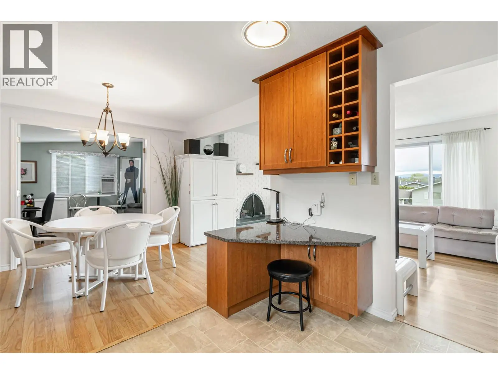 285 Dell Road. Kelowna, British Columbia