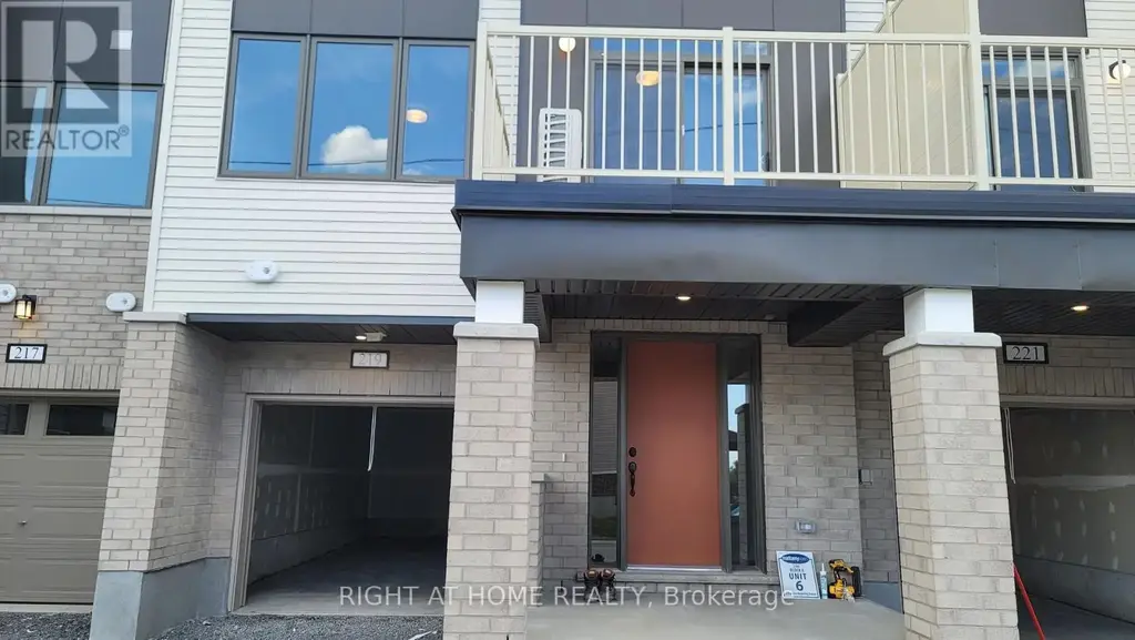 219 Darjeeling Avenue, Ottawa
