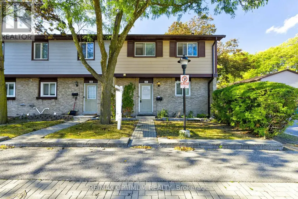 17 - 45 Hansen Road N, Brampton (Madoc)