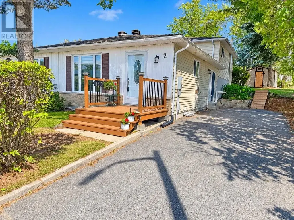 2 Farrell Cres, Elliot Lake