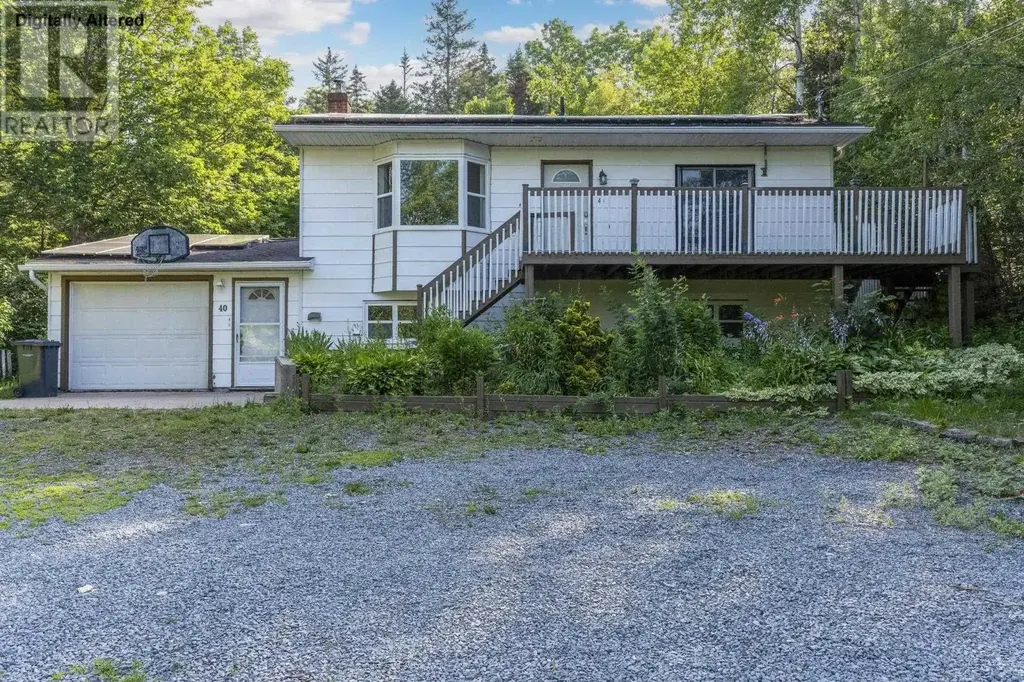40 Mount Hanley Road, South Williamston