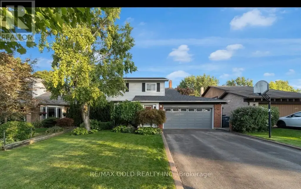 16 Melita Place, Brampton (Central Park)
