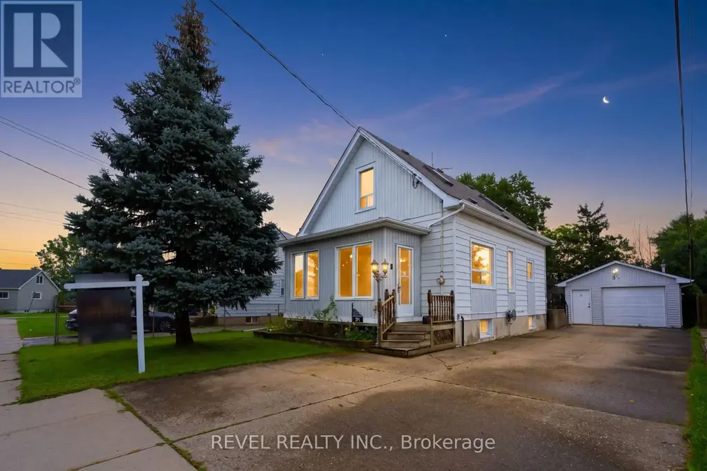 3 1/2 Dundonald Street, St. Catharines (Secord Woods)