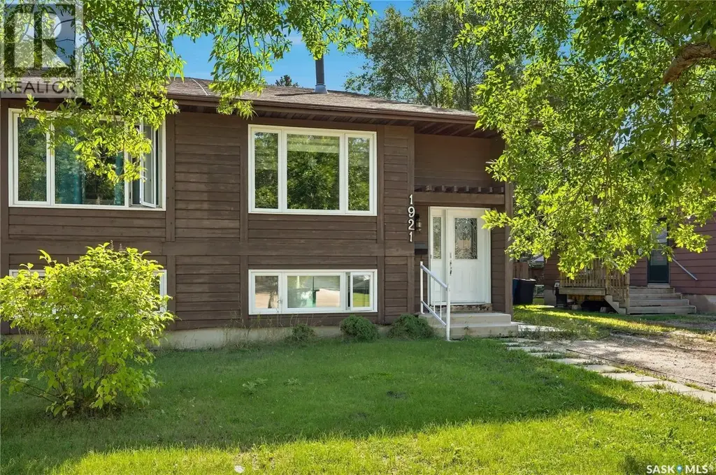 1921 Mckercher Drive, Saskatoon
