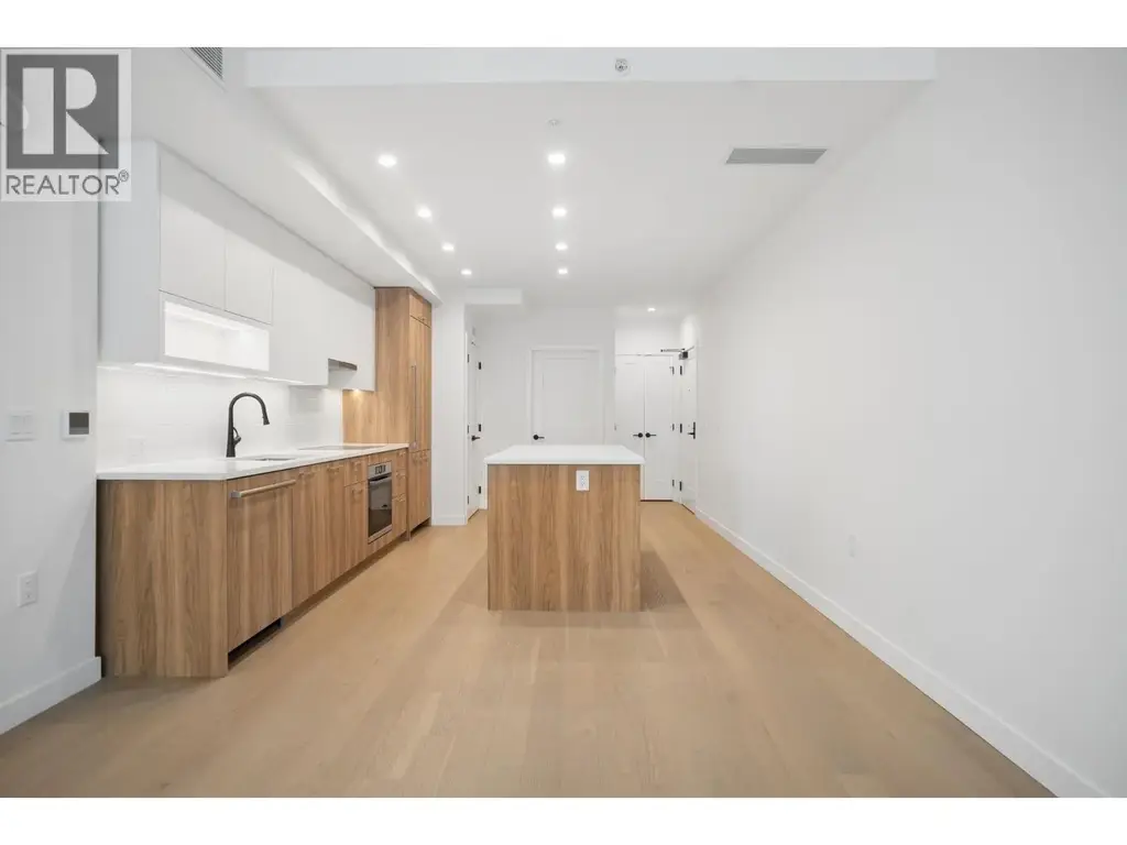310 8398 Oak Street, Vancouver