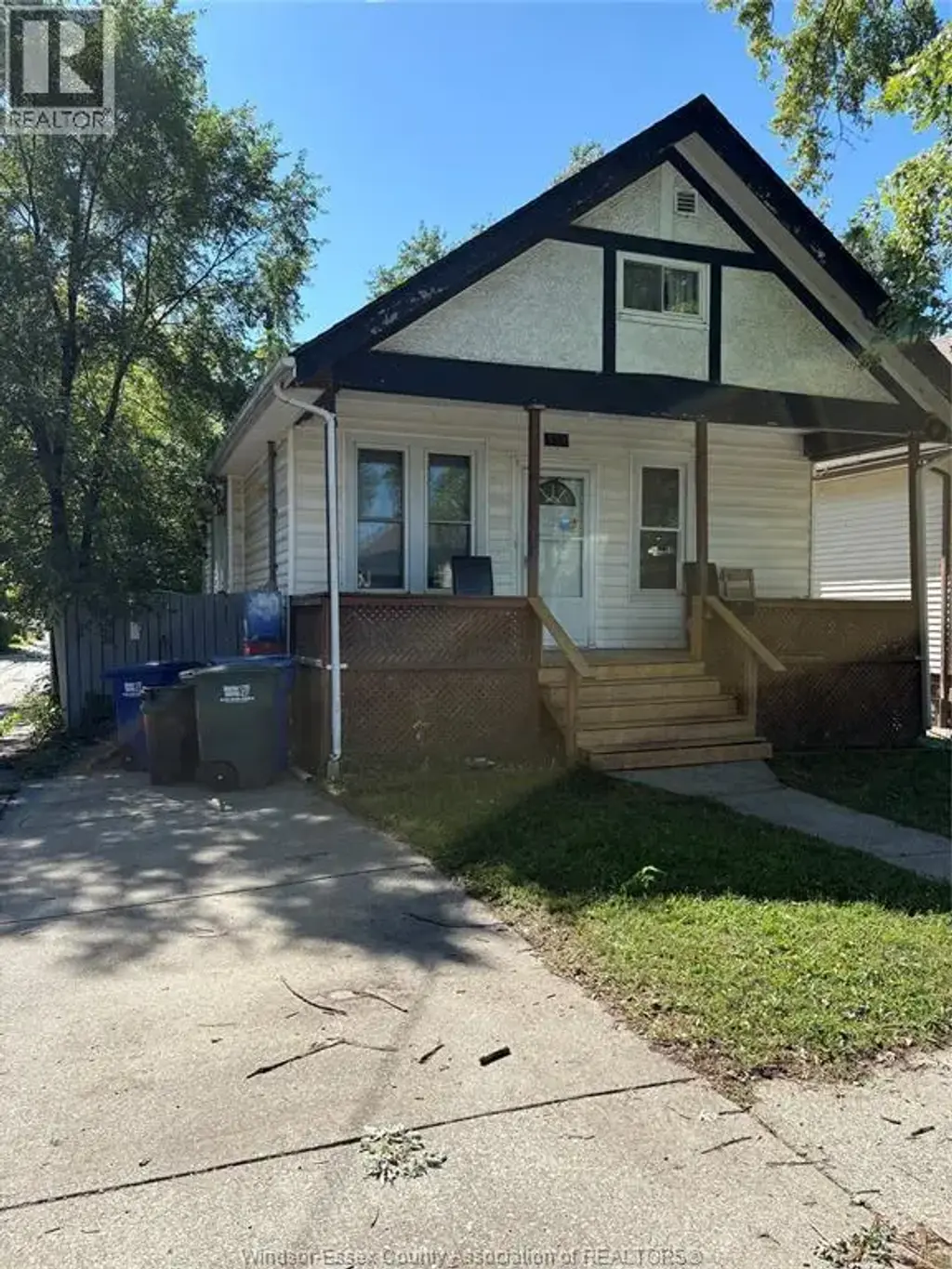 559 Grove, Windsor